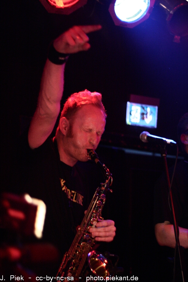 DED02.05.12Cologne low 44