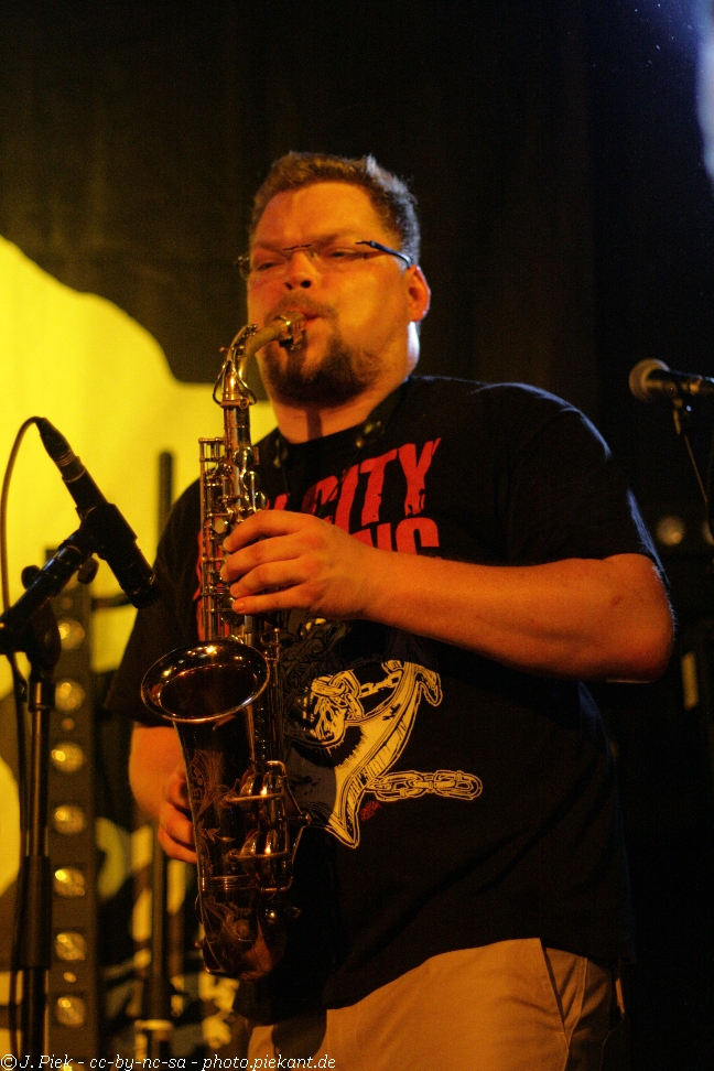 20120830 DED Paris low 45