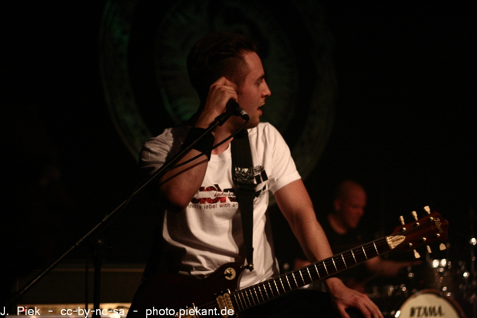 20120430JollyRogerLuenen low 03