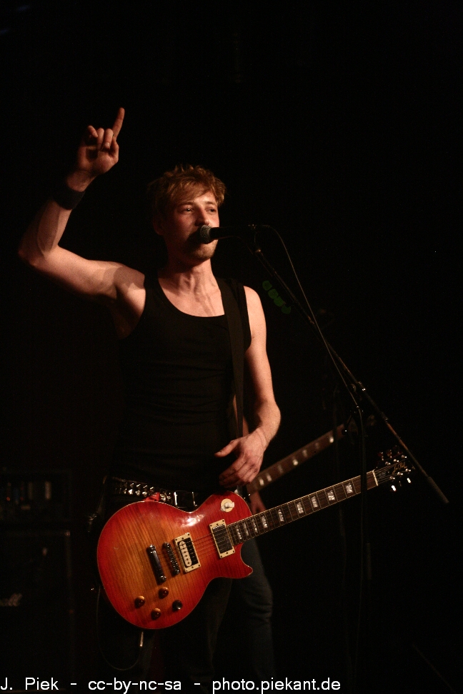 20120430JollyRogerLuenen low 28